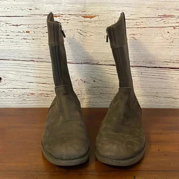 UGG brown boots - Picture 1 of 6